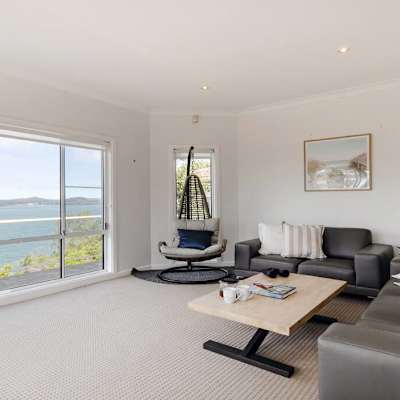 Stylish 2-Bedroom Home with Easy CBD Ac — photo 4