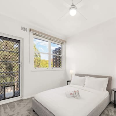 Sunny 2BR Family Unit - Walk to Beach and Shops — photo 4
