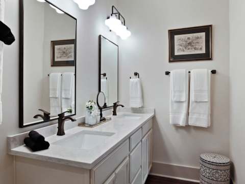 Renovated Victorian District Home, Hot Tub photo 21