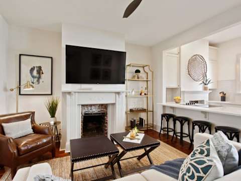 Renovated Victorian District Home, Hot Tub photo 10