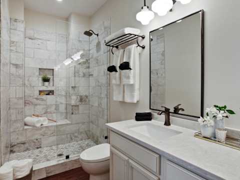 Renovated Victorian District Home, Hot Tub photo 23