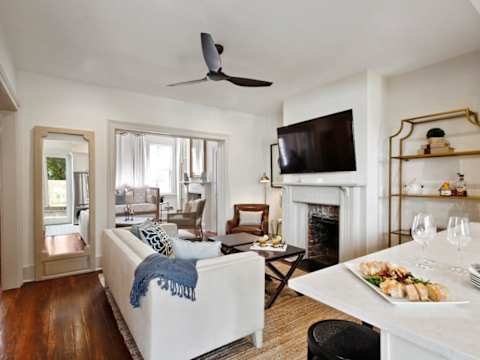 Renovated Victorian District Home, Hot Tub photo 6