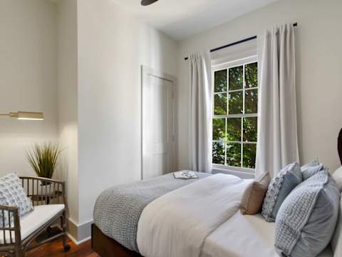 Renovated Victorian District Home, Hot Tub photo 18