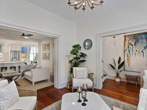 Renovated Victorian District Home, Hot Tub photo 9