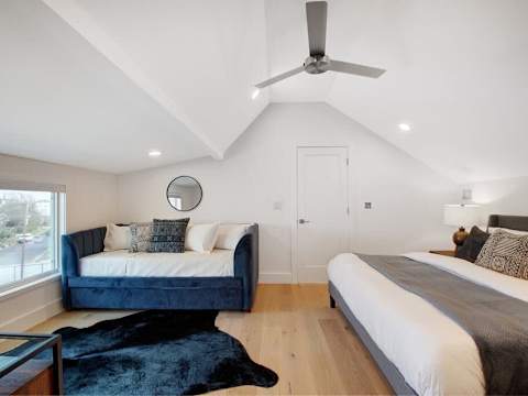 Spacious 8BR Austin Home | Hot Tub & Rooftop photo 2
