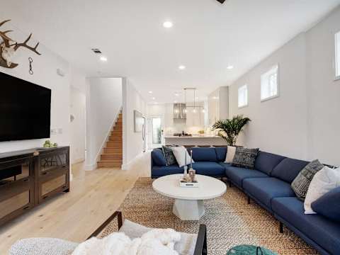 Spacious 8BR Austin Home | Hot Tub & Rooftop photo 4