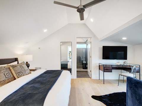 Spacious 8BR Austin Home | Hot Tub & Rooftop photo 25