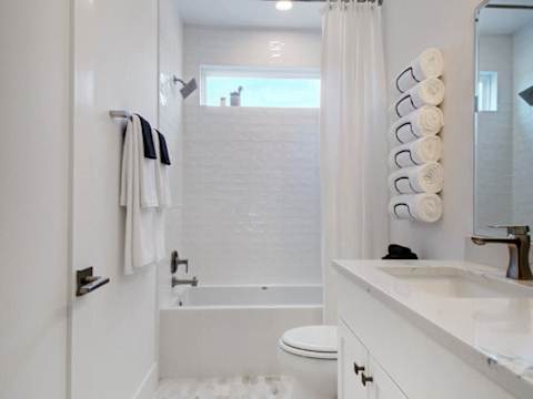 Spacious 8BR Austin Home | Hot Tub & Rooftop photo 23