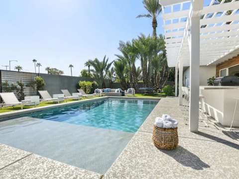 Indigo Oasis, Pool,  Sleeps 18 photo 32
