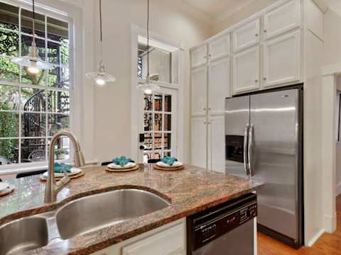 5BR Savannah Home, Private Courtyard & Balcony photo 13