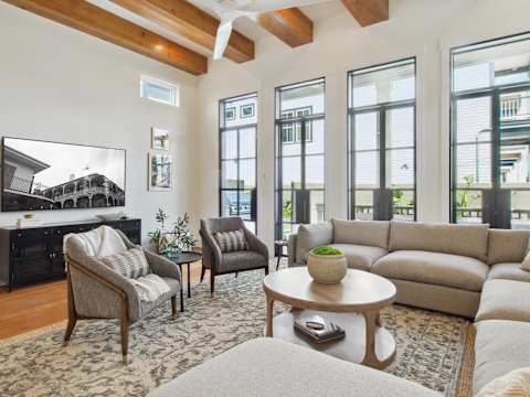 Designer Home, Heated Pool & Rooftop photo 36