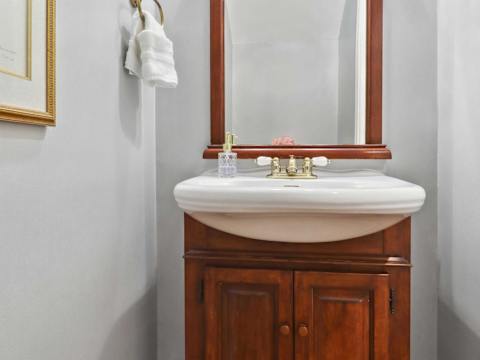 Charming Home, Victorian District photo 22