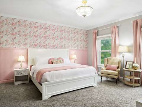 Charming Home, Victorian District photo 7
