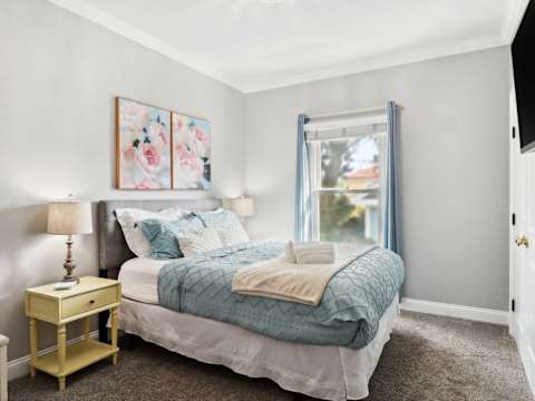 Charming Home, Victorian District photo 19