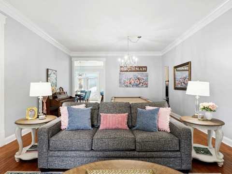Charming Home, Victorian District photo 8