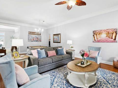 Charming Home, Victorian District photo 2