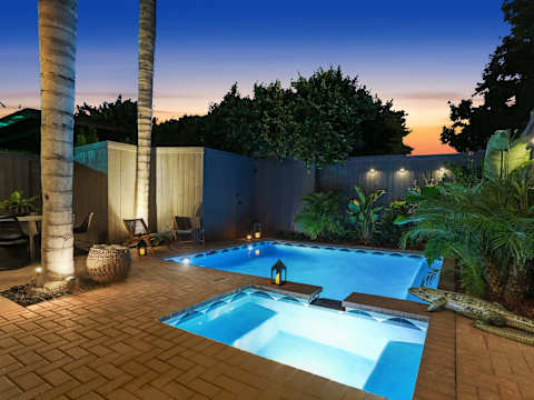 5 Bedroom Designer Home on Magazine, Pool & Spa photo 7