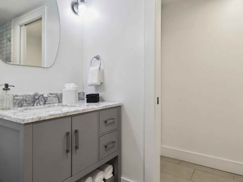 Contemporary Condo, Downtown Savannah photo 24