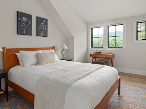 5BR Luxury Townhome | Stowe | More Units Available photo 20
