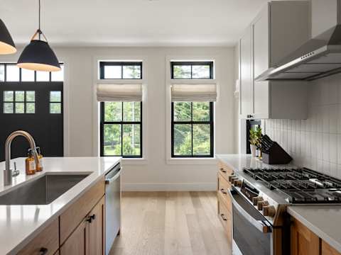 5BR Luxury Townhome | Stowe | More Units Available photo 3