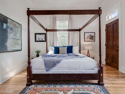 Gorgeous Upscale Home with Pool, Garden District photo 14