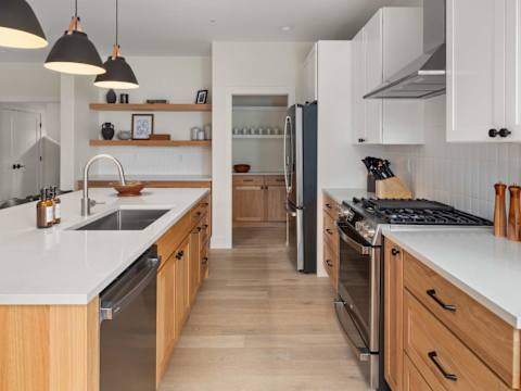 Sleek Stowe Retreat, 5 Bedrooms, Sleeps up to 10 photo 3
