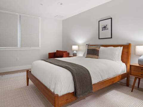Sleek Stowe Retreat, 5 Bedrooms, Sleeps up to 10 photo 24