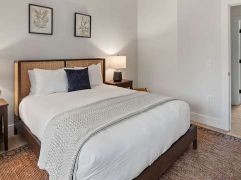 Sleek Stowe Retreat, 5 Bedrooms, Sleeps up to 10 photo 23