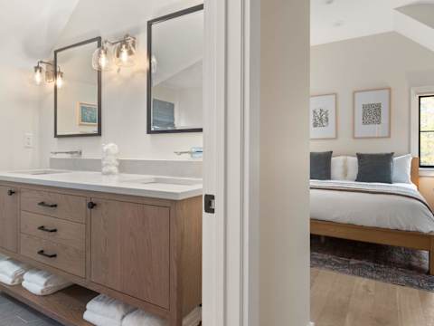 Sleek Stowe Retreat, 5 Bedrooms, Sleeps up to 10 photo 15
