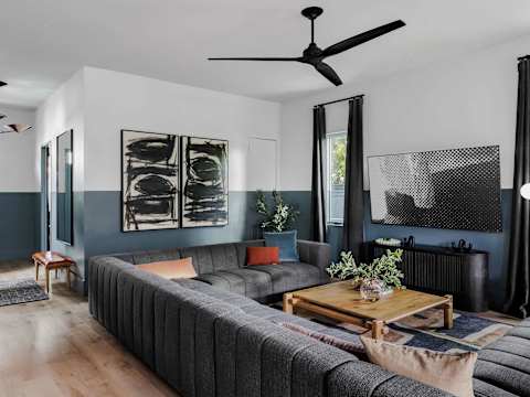 Designer Home 1 Block to magazine, Heated Pool&Spa photo 10