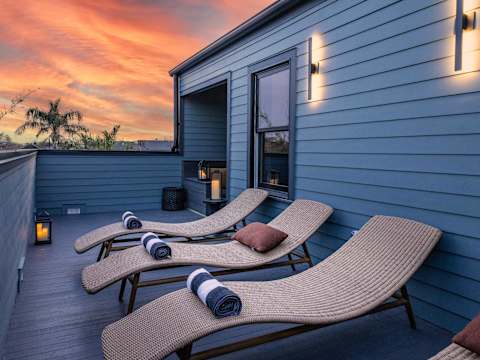 Designer Home 1 Block to magazine, Heated Pool&Spa photo 7