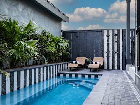 Designer Home 1 Block to magazine, Heated Pool&Spa photo 17