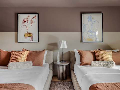 Luxury New Home, Heated Pool and Spa photo 21