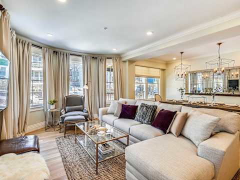 Cozy Boston Condo, Near T photo 4