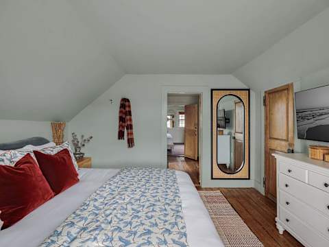 Historic Island Home, Heated Pool photo 3