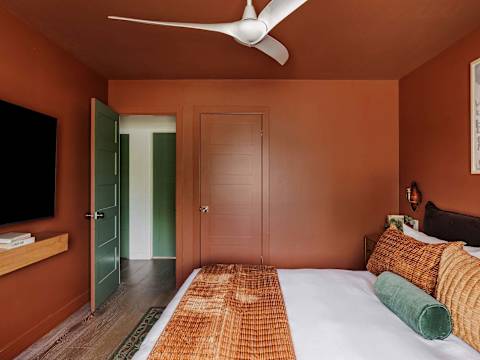 Luxe Private Resort Compound, Heated Pool and Spa photo 56