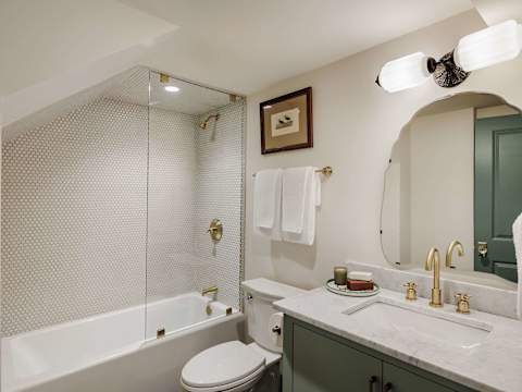 The Estella | 6BR Mansion Suite, Shared Pool & Spa photo 19