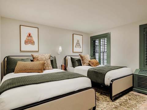 The Estella | 6BR Mansion Suite, Shared Pool & Spa photo 17