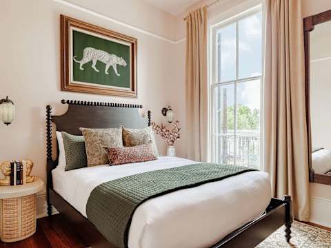 Lush Garden District Suite & Shared Outdoor Space photo 24