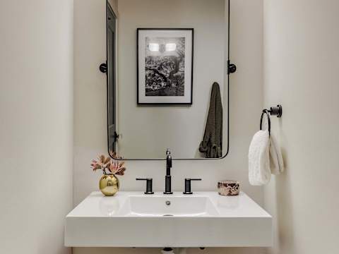 The Estella | 6BR Luxury Suite | Shared Pool photo 10