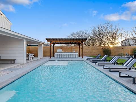 Modern Luxury Homes with Private Pool photo 5