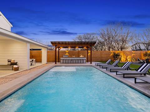 Modern Luxury Homes with Private Pool photo 11