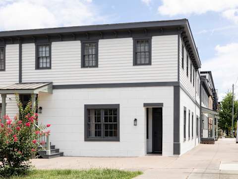 Refurbished Townhome, Walk to Forsyth & Parking photo 19