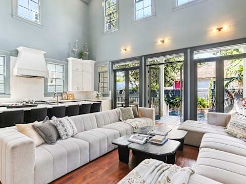 Designer Home on Magazine, Pool and Spa photo 9