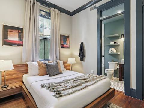 Designer Home on Magazine, Pool and Spa photo 36