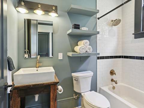 Designer Home on Magazine, Pool and Spa photo 33