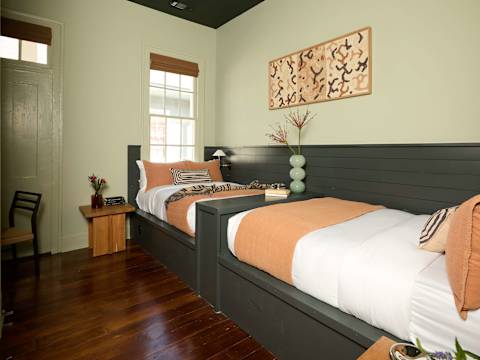 Garden District Stay, Shared Heated Pool & Spa photo 26