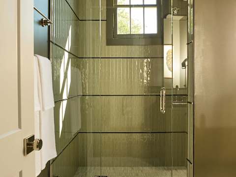 Garden District Stay, Shared Heated Pool & Spa photo 14