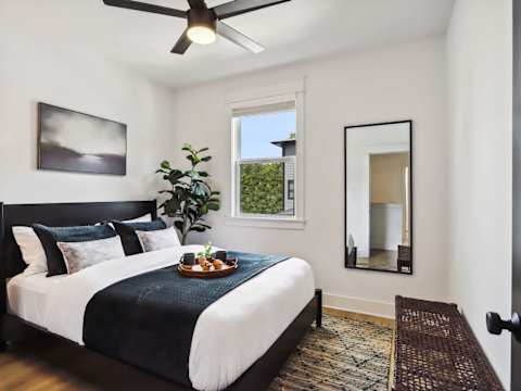 Two Beautiful Luxury Renovations, Near Downtown photo 50
