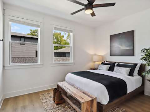 Two Beautiful Luxury Renovations, Near Downtown photo 55